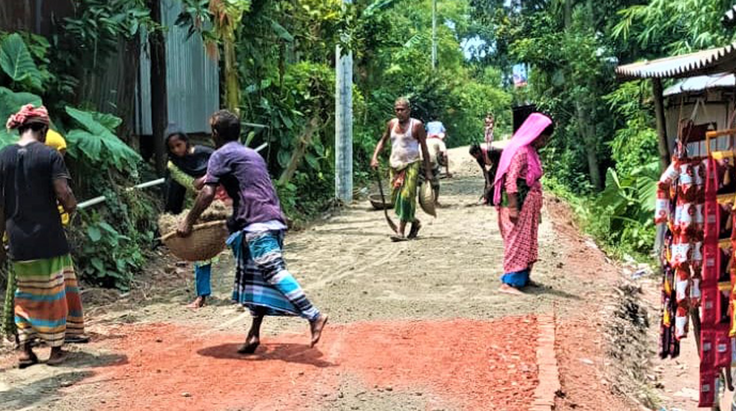 টাঙ্গাইলে সড়ক নির্মাণে অনিয়ম বন্ধে স্বস্তিতে এলাকাবাসী